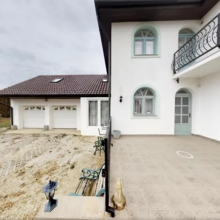 White House Guest house *